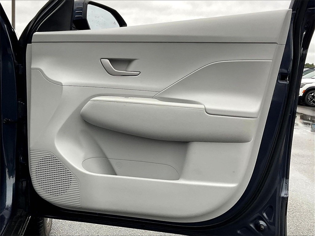 2024 Hyundai Kona SEL - Photo 11
