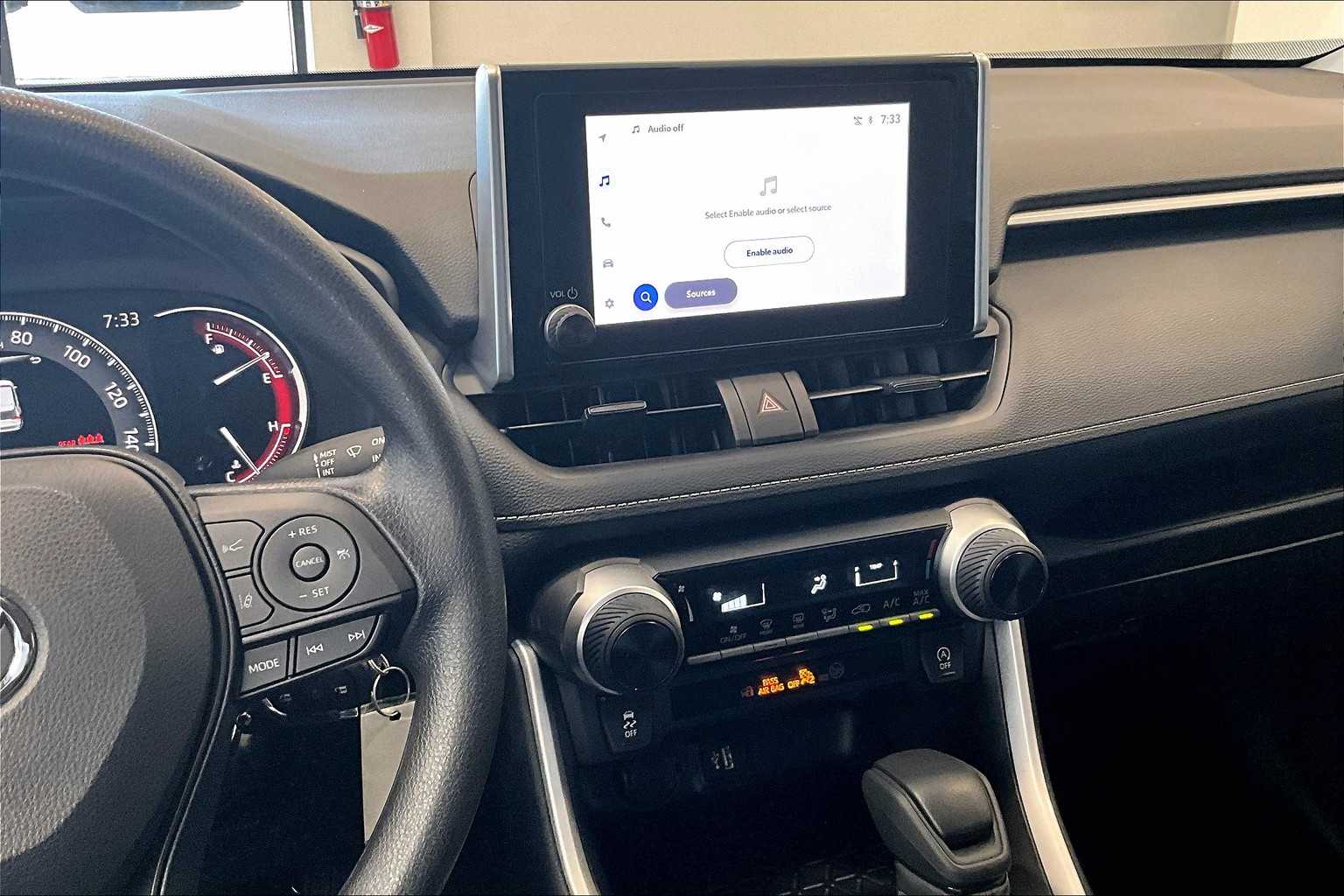 2025 Toyota RAV4 LE - Photo 13