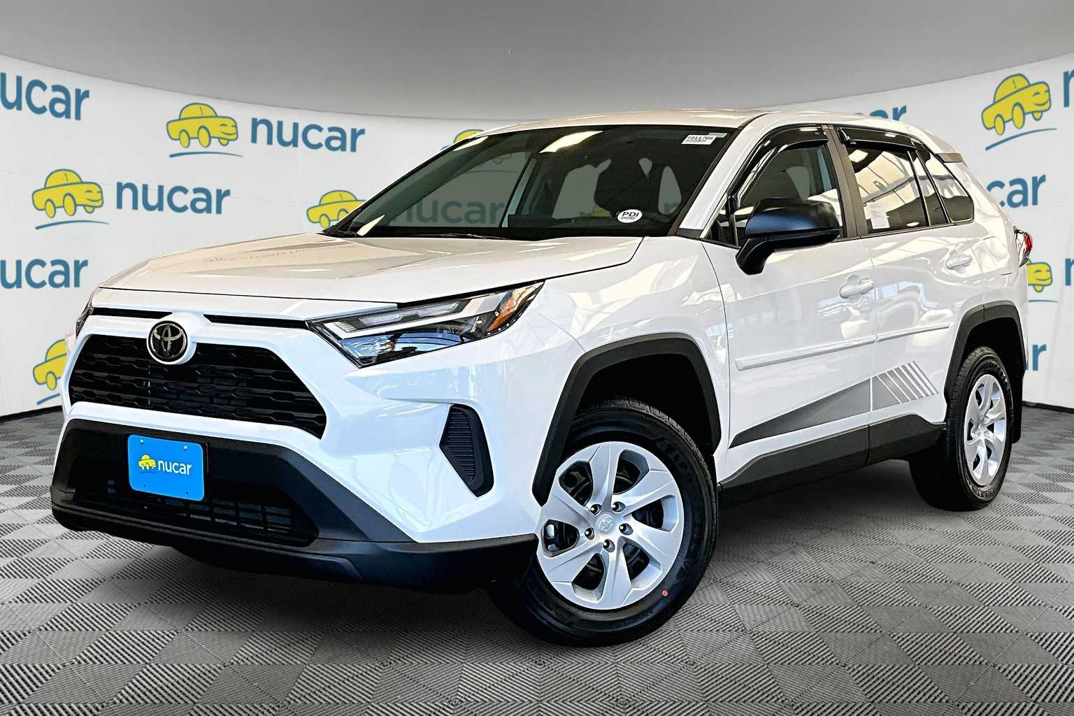 2025 Toyota RAV4 LE - Photo 4