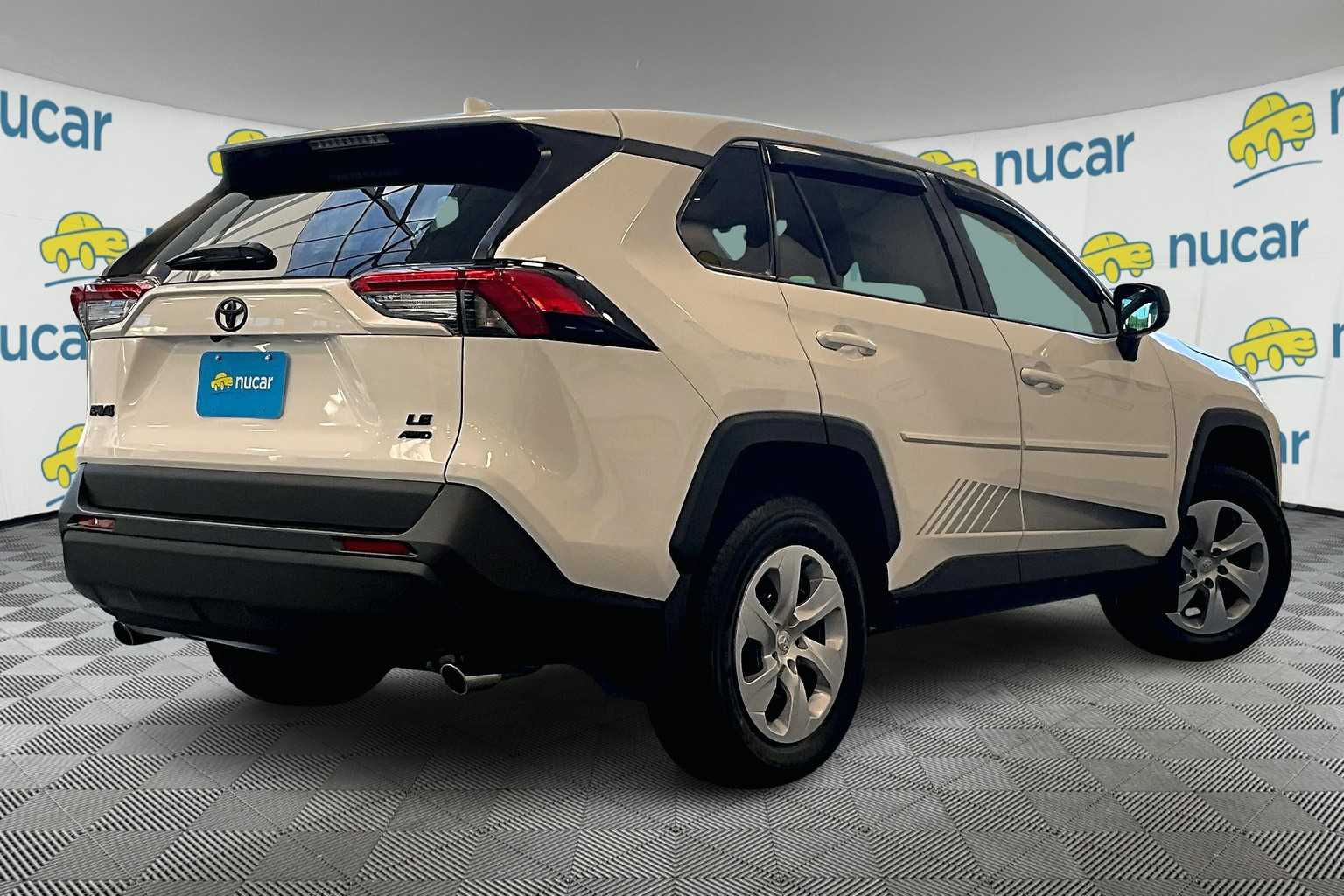 2025 Toyota RAV4 LE - Photo 7