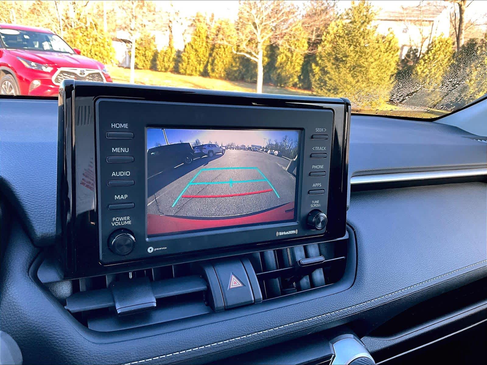 2022 Toyota RAV4 LE - Photo 19