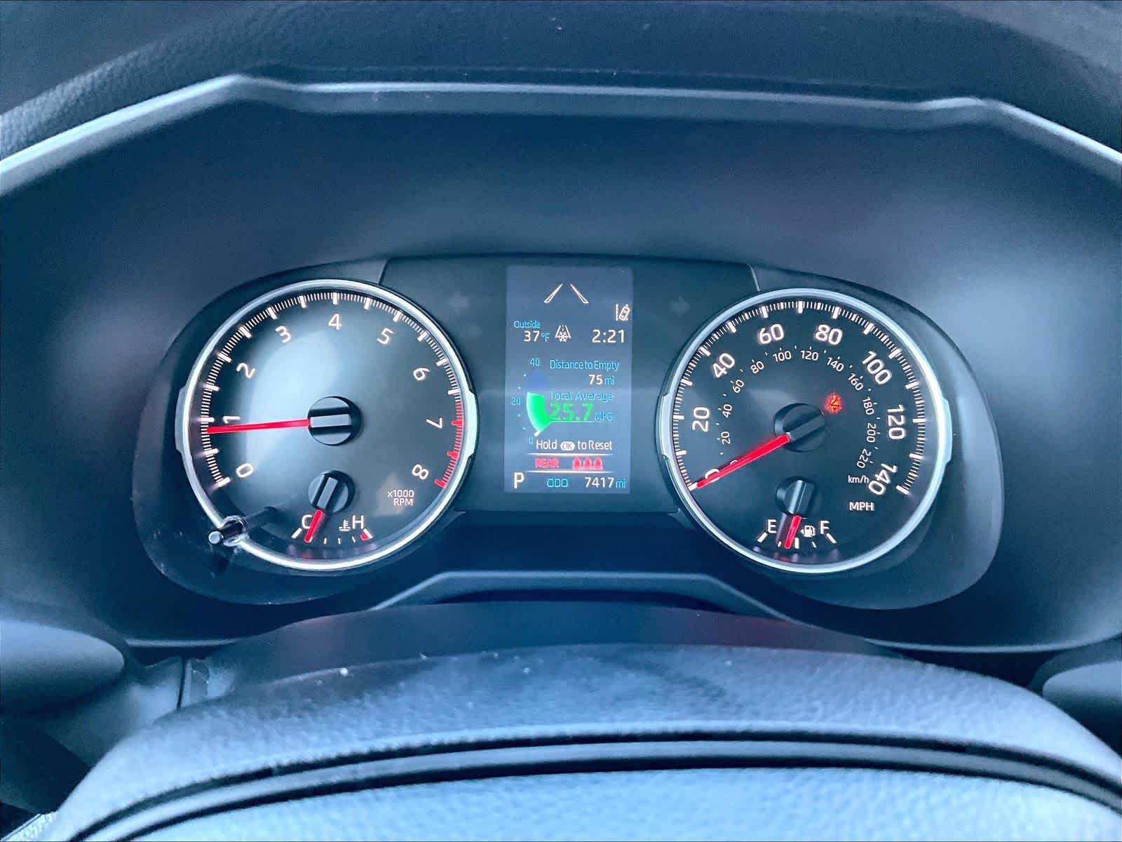 2022 Toyota RAV4 LE - Photo 25