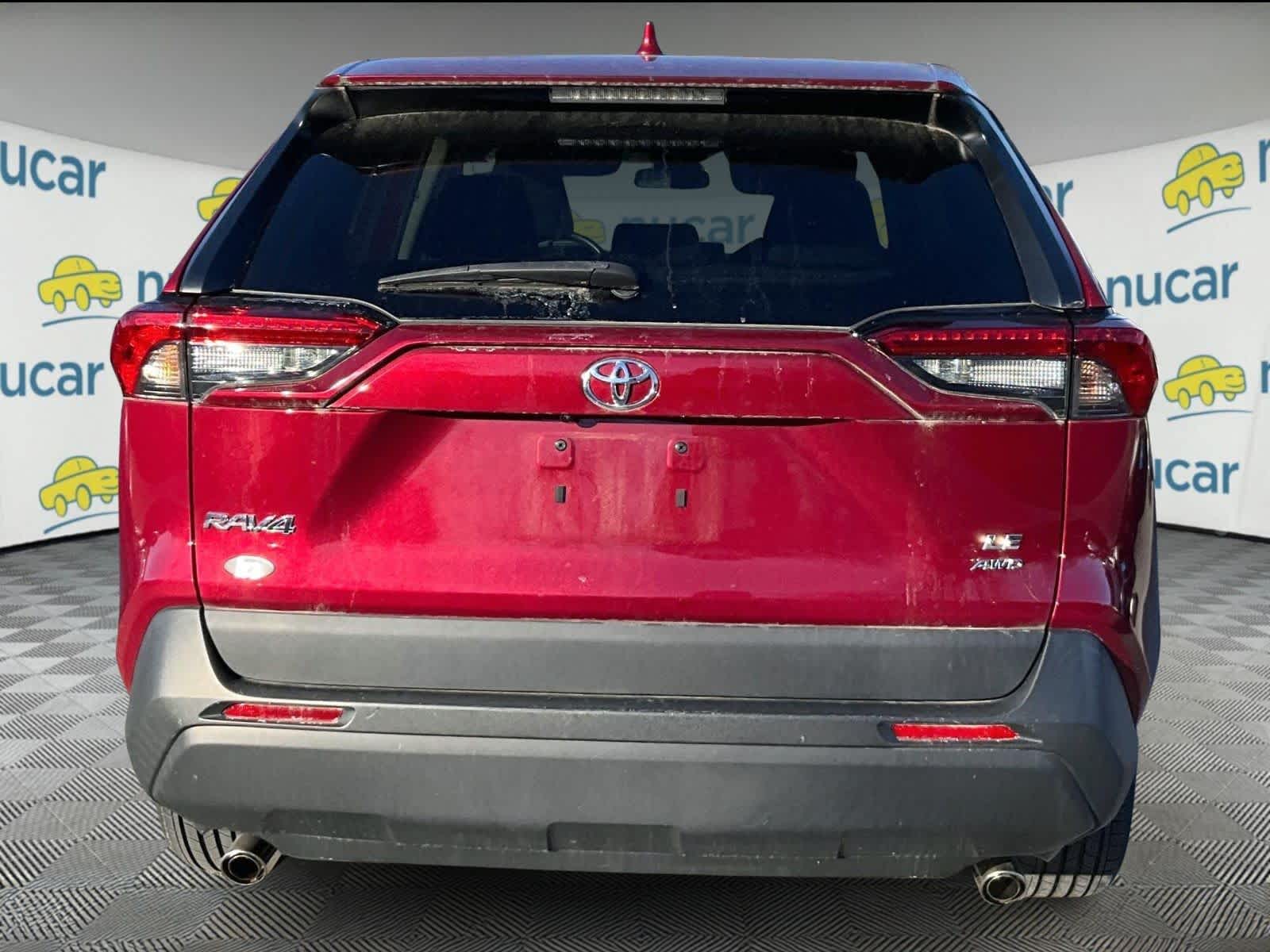 2022 Toyota RAV4 LE - Photo 3