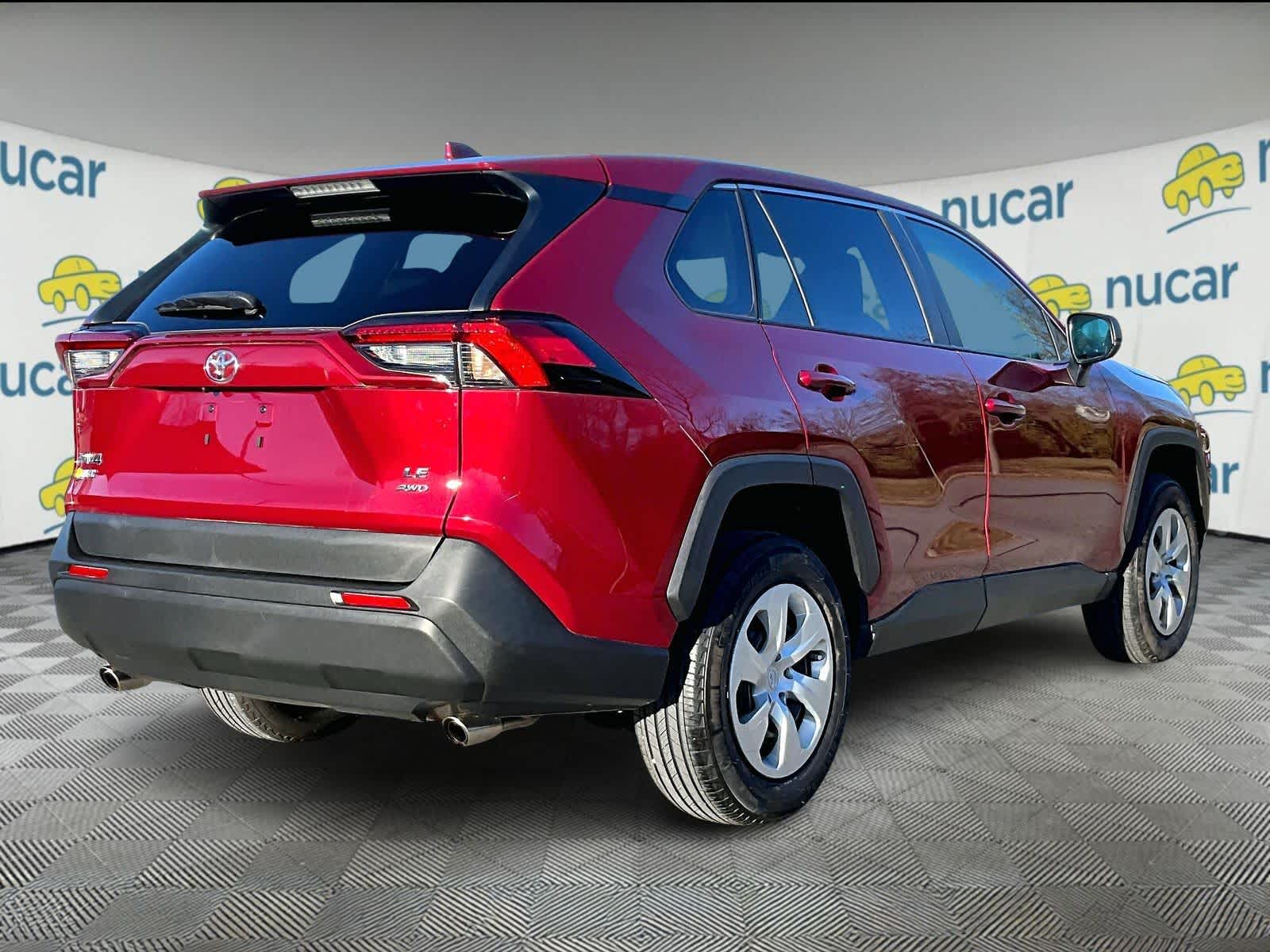 2022 Toyota RAV4 LE - Photo 6