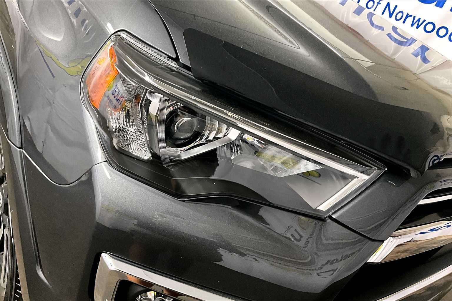 2022 Toyota 4Runner Limited - Photo 32