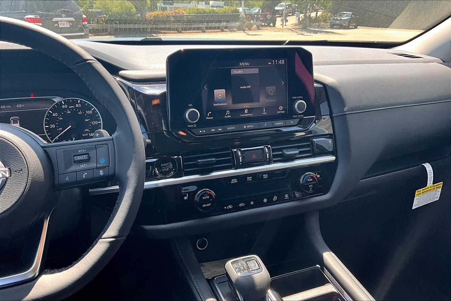 2025 Nissan Pathfinder SV - Photo 12