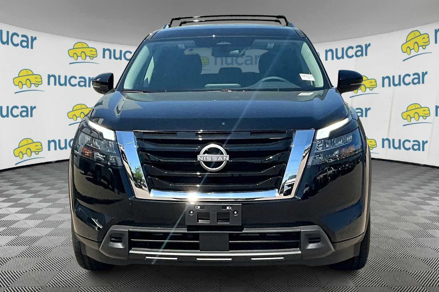 2025 Nissan Pathfinder SV - Photo 2