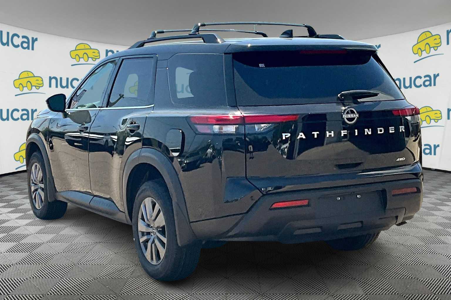 2025 Nissan Pathfinder SV - Photo 4