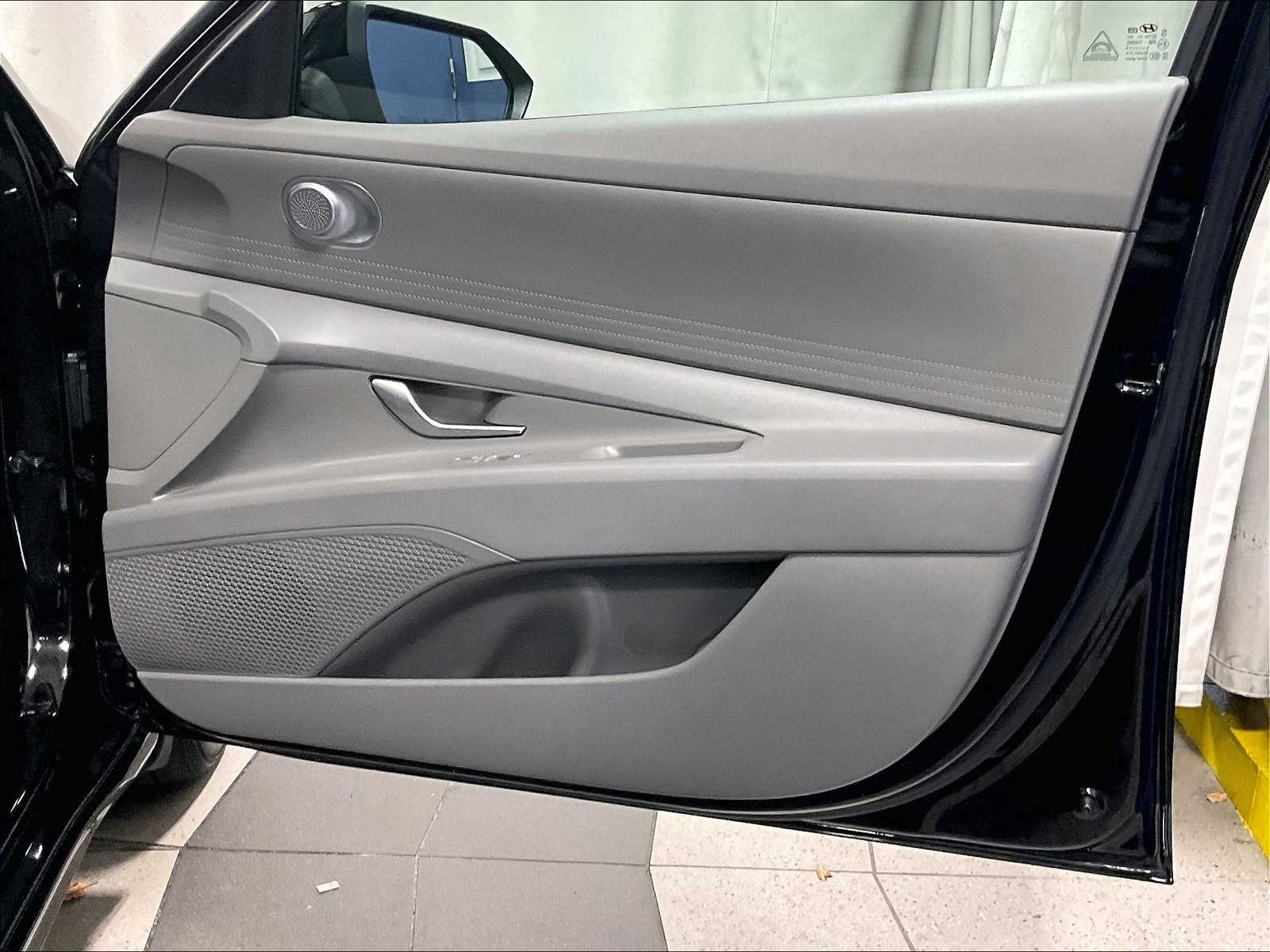2024 Hyundai Elantra SEL - Photo 12