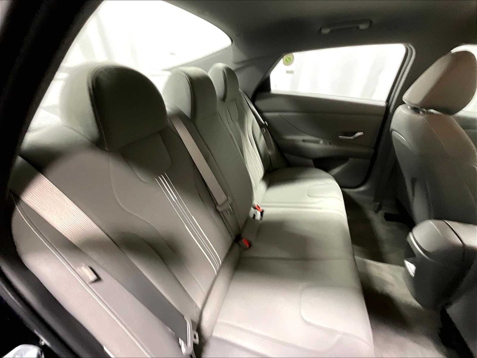 2024 Hyundai Elantra SEL - Photo 16