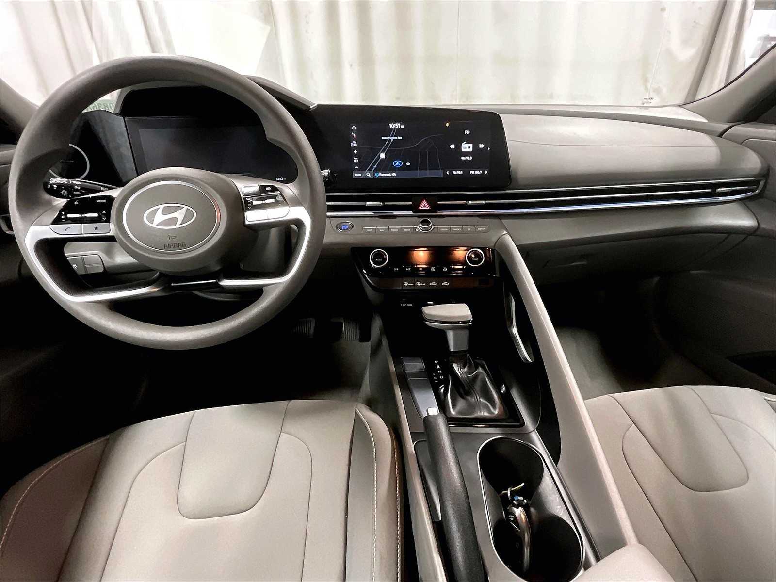 2024 Hyundai Elantra SEL - Photo 21