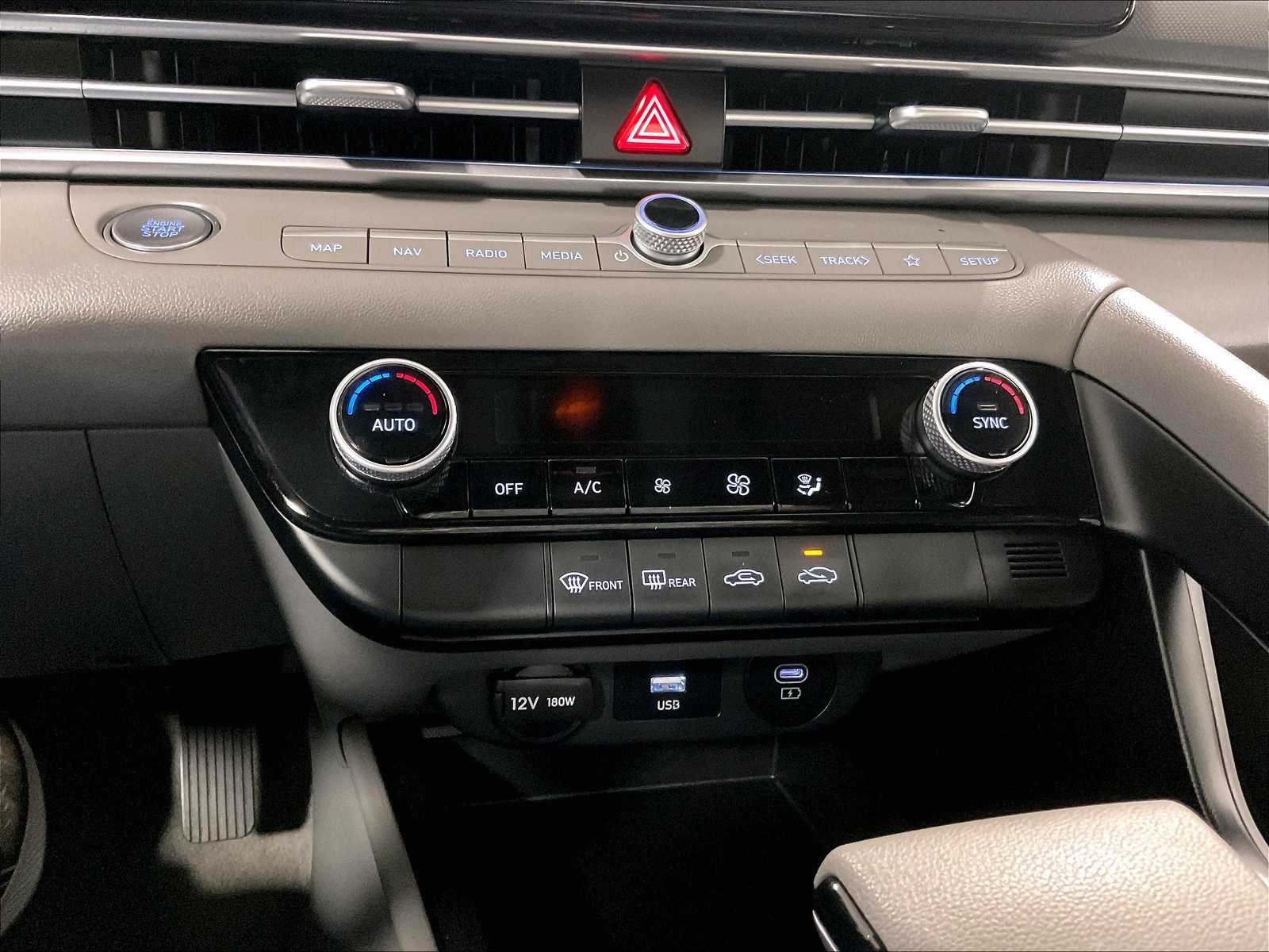 2024 Hyundai Elantra SEL - Photo 25