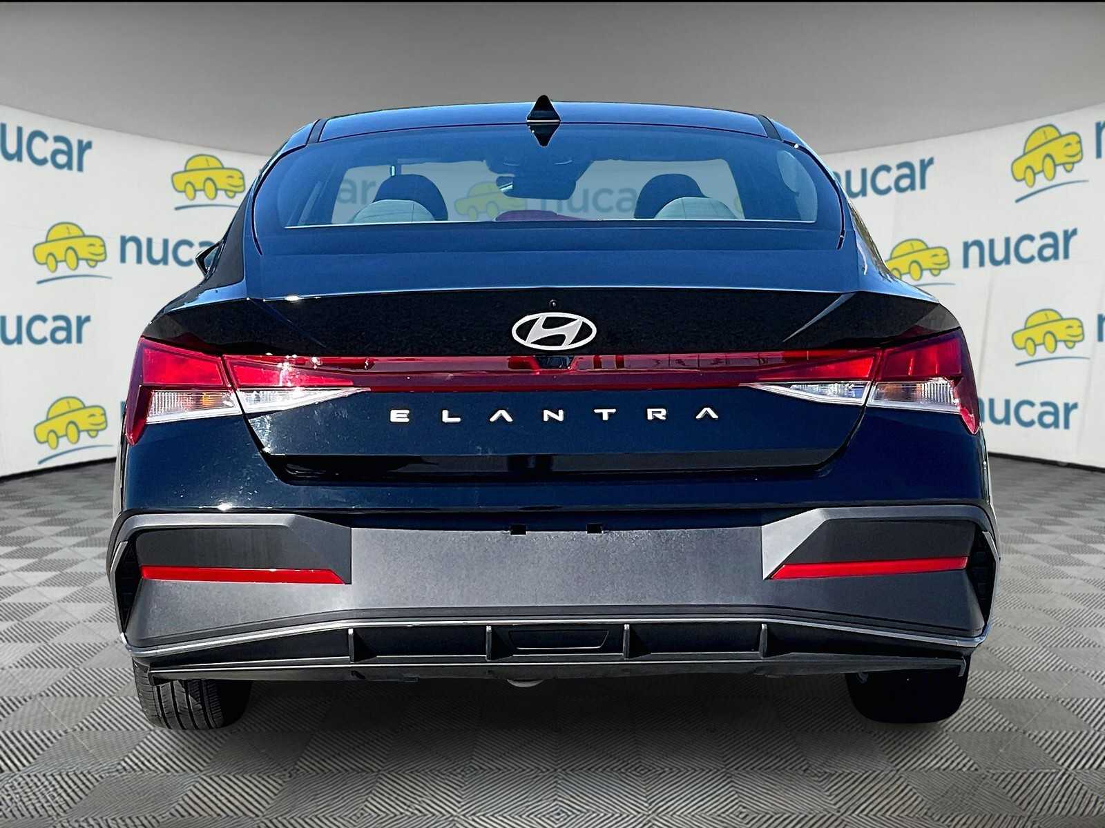 2024 Hyundai Elantra SEL - Photo 5