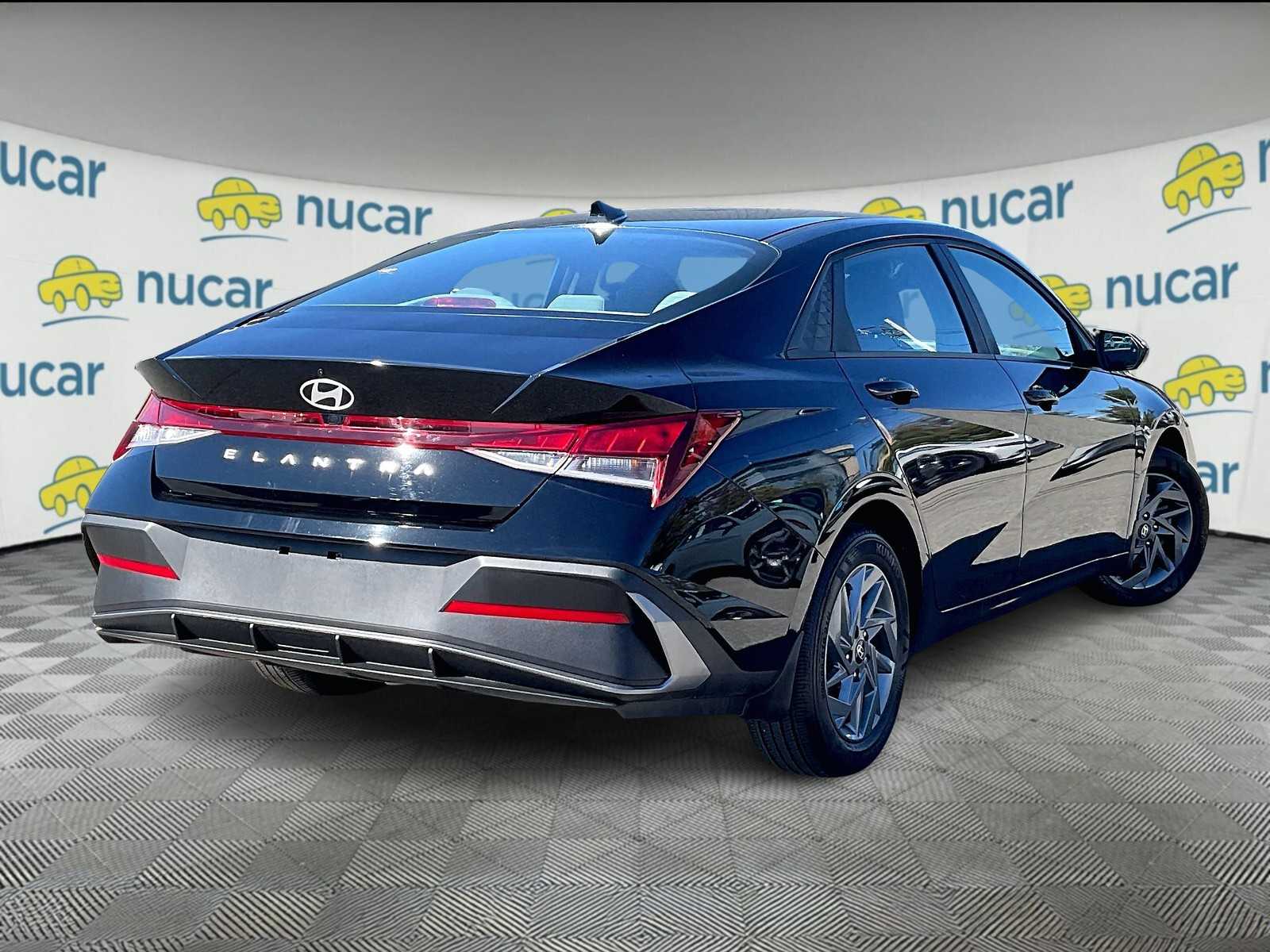 2024 Hyundai Elantra SEL - Photo 6