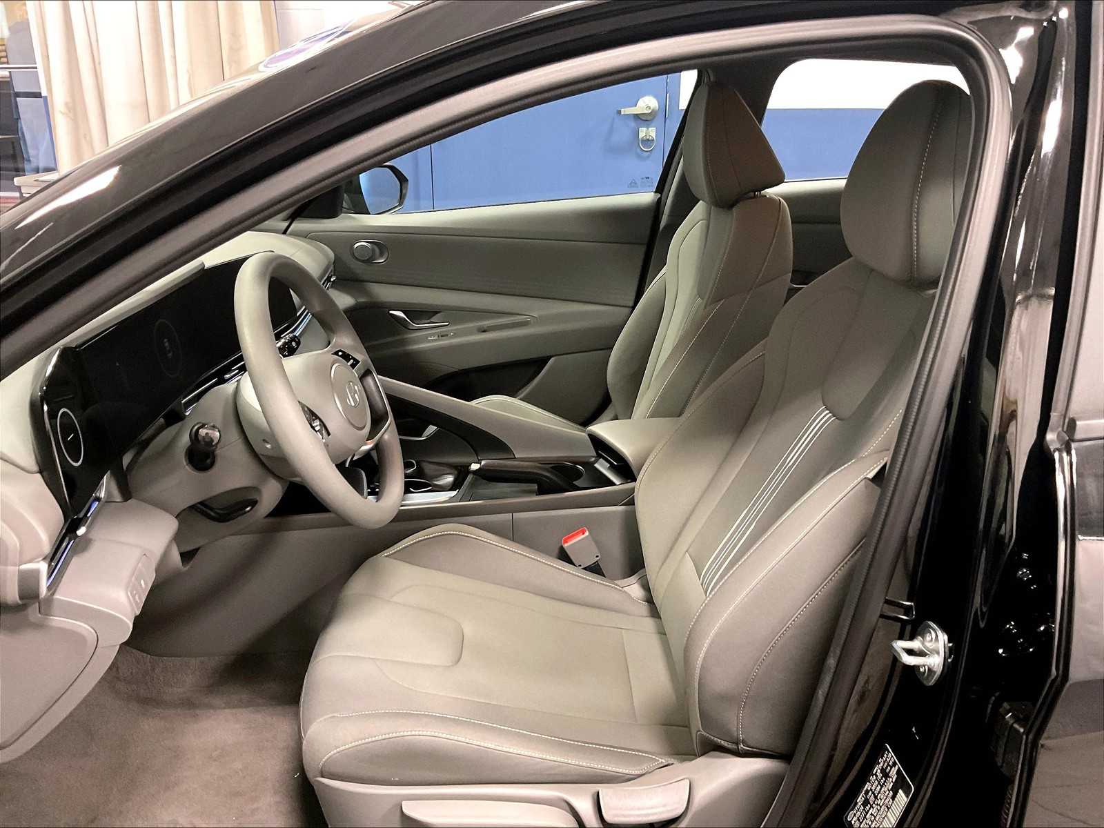 2024 Hyundai Elantra SEL - Photo 10