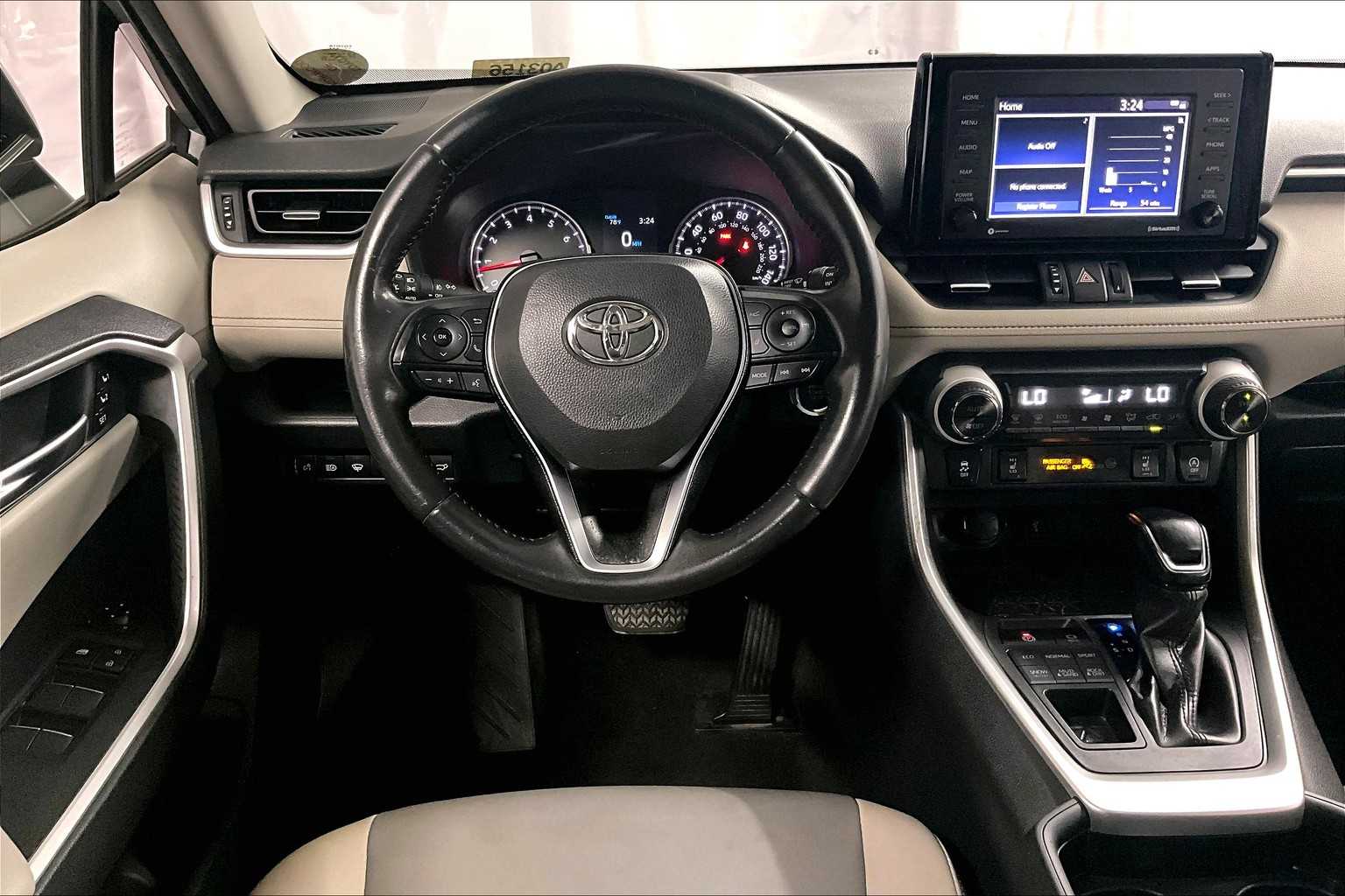 2021 Toyota RAV4 XLE Premium - Photo 17
