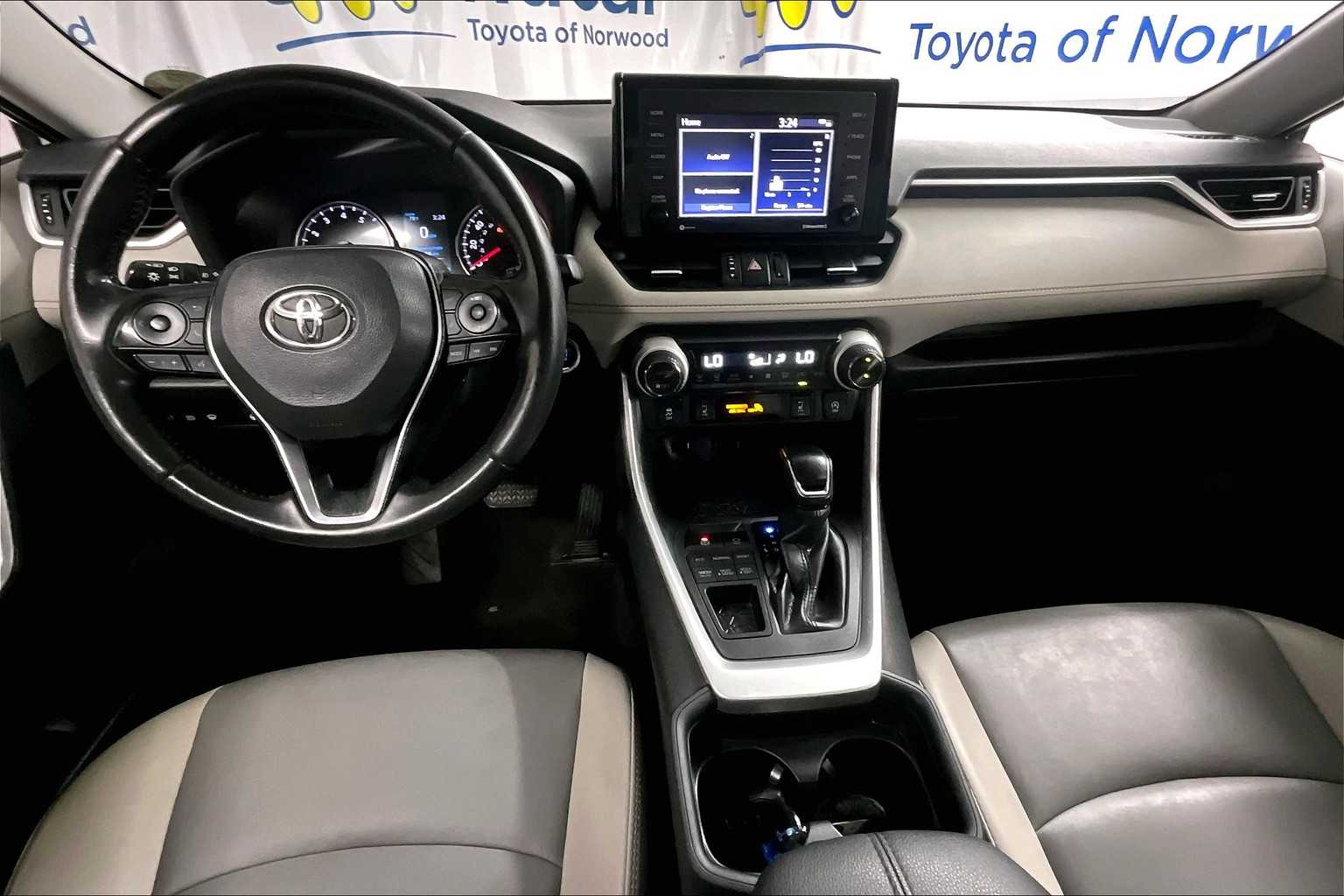 2021 Toyota RAV4 XLE Premium - Photo 21