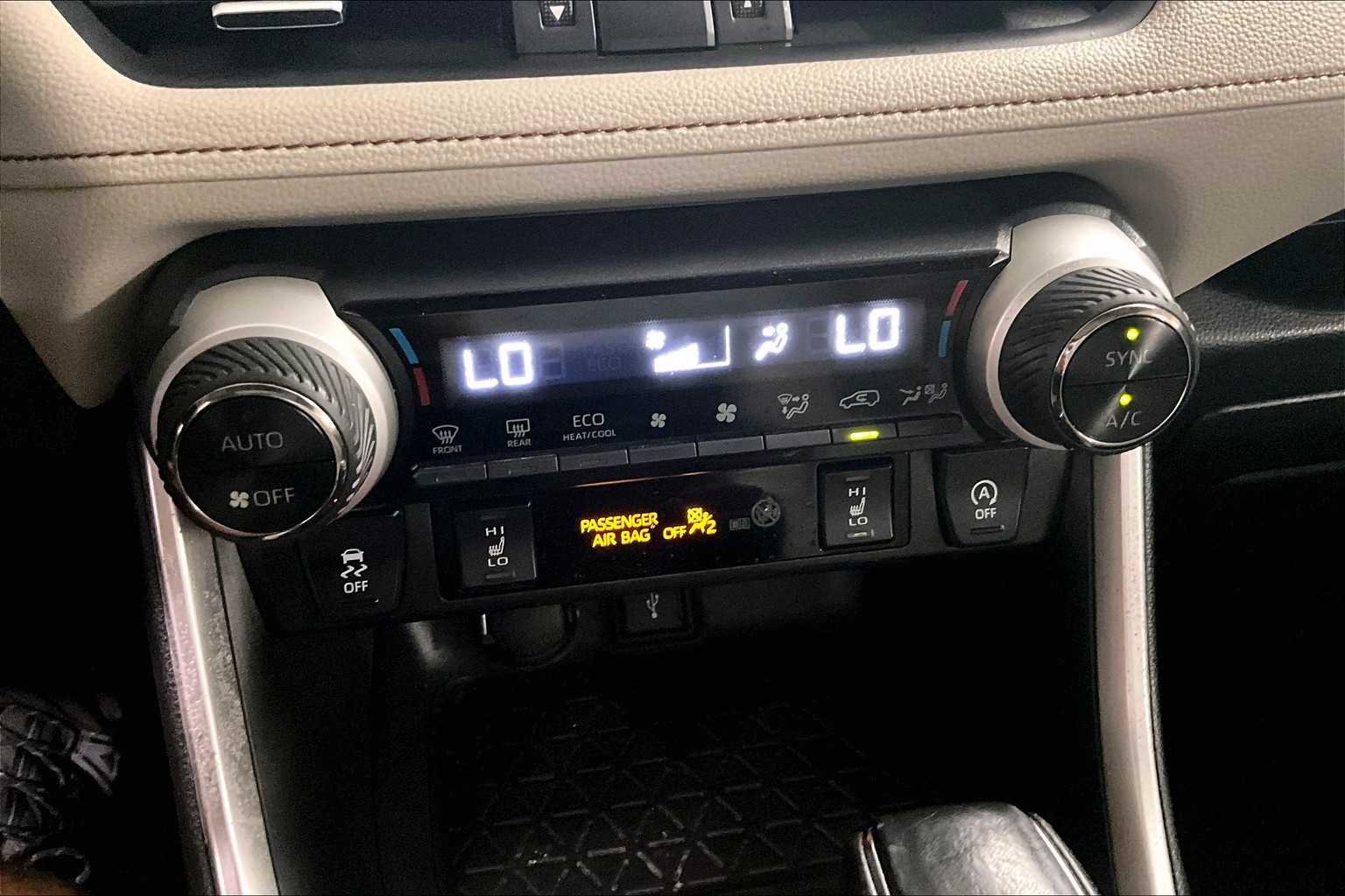 2021 Toyota RAV4 XLE Premium - Photo 26