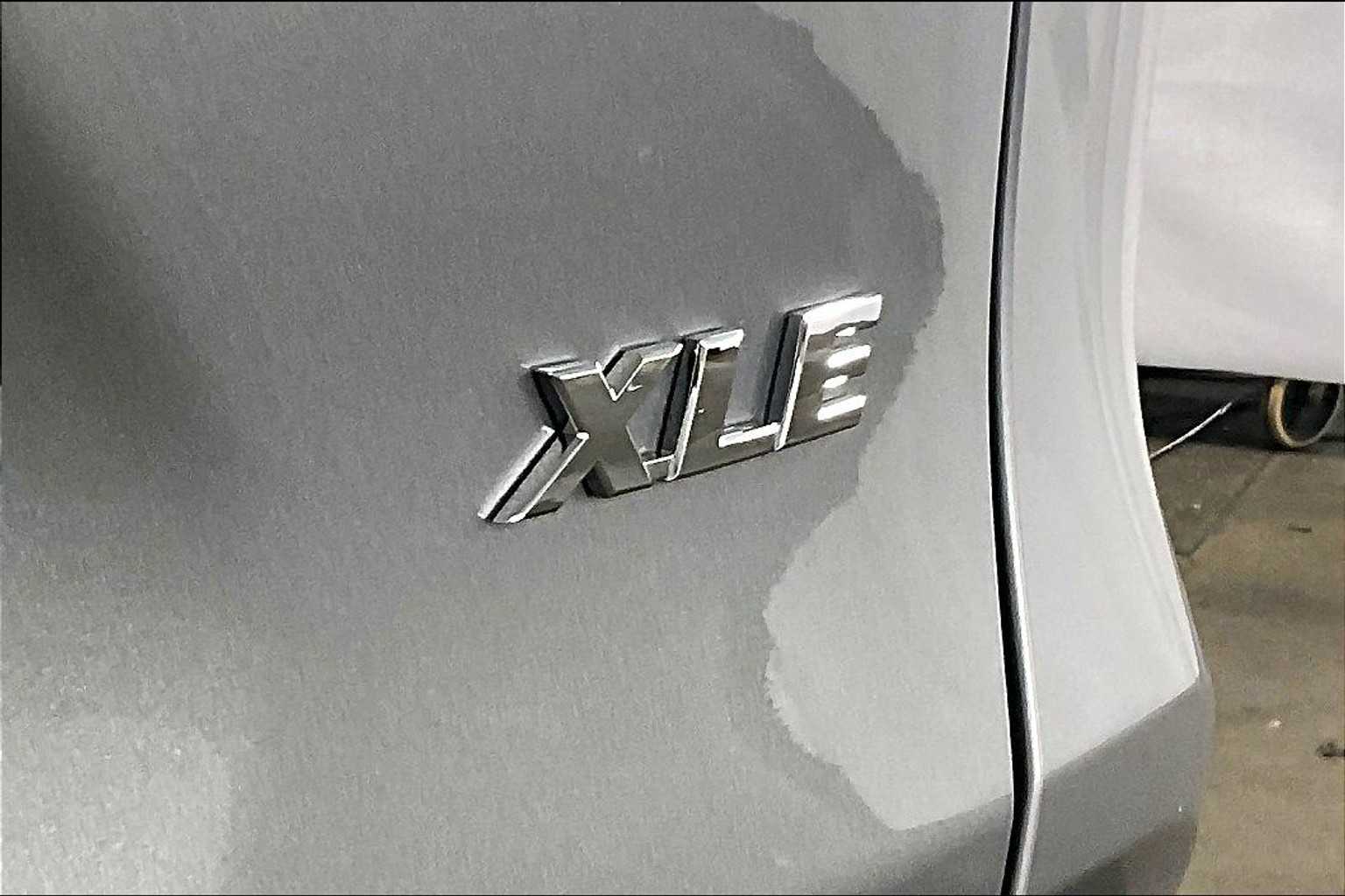 2021 Toyota RAV4 XLE Premium - Photo 29