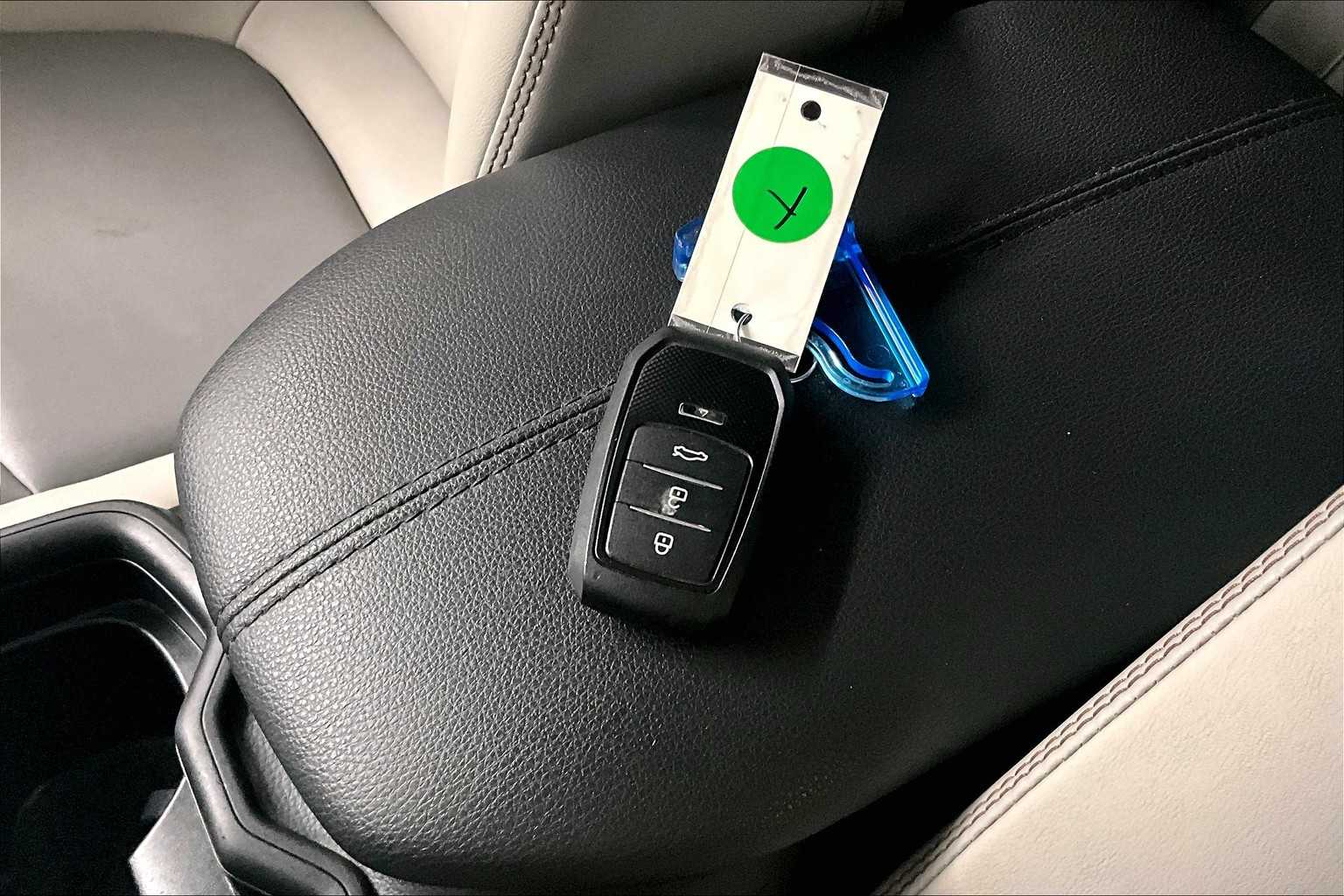 2021 Toyota RAV4 XLE Premium - Photo 31