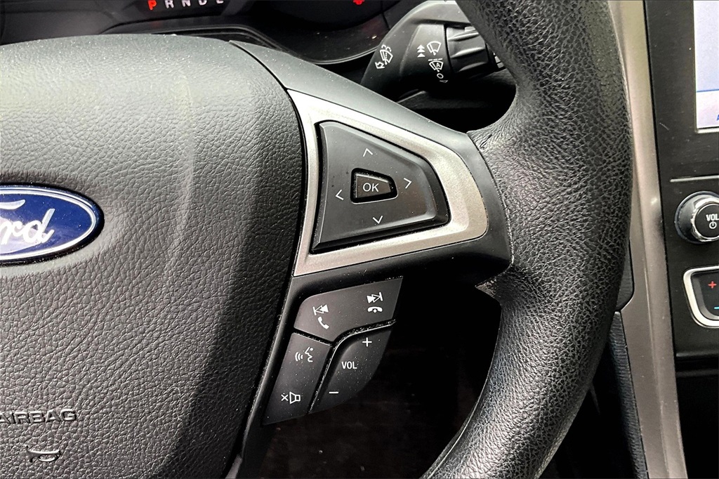 2020 Ford Fusion SE - Photo 24