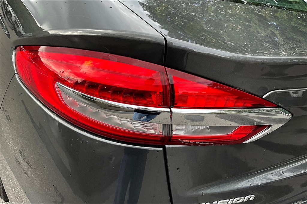 2020 Ford Fusion SE - Photo 33
