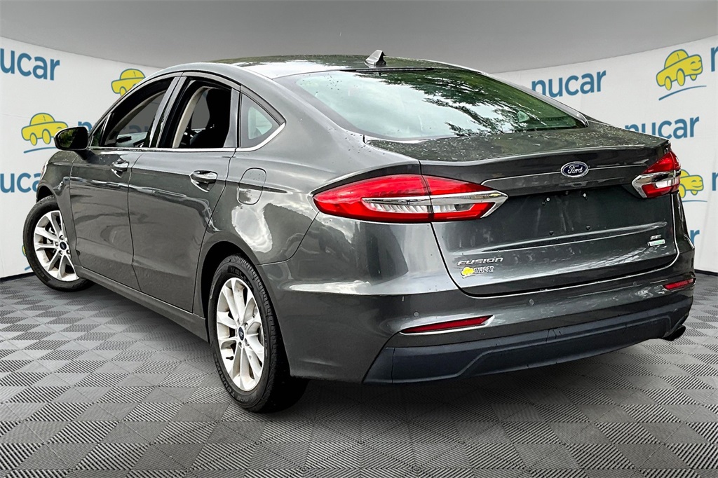 2020 Ford Fusion SE - Photo 4
