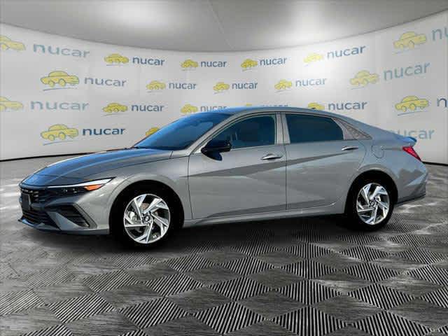 2025 Hyundai Elantra SEL Sport - Photo 11