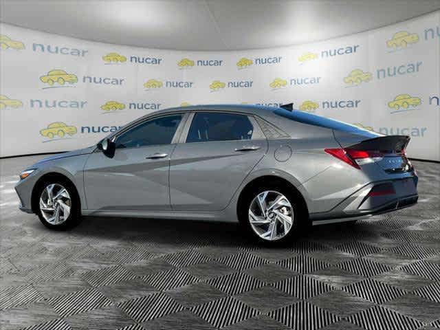 2025 Hyundai Elantra SEL Sport - Photo 13