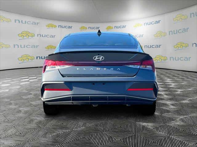 2025 Hyundai Elantra SEL Sport - Photo 15