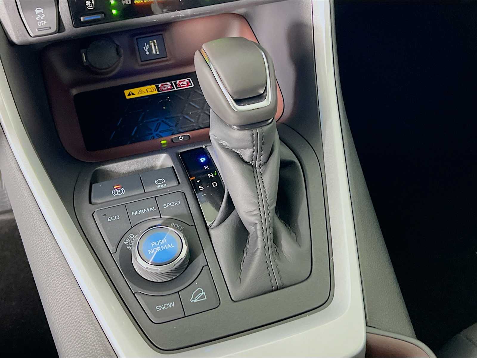 2025 Toyota RAV4 Limited - Photo 11
