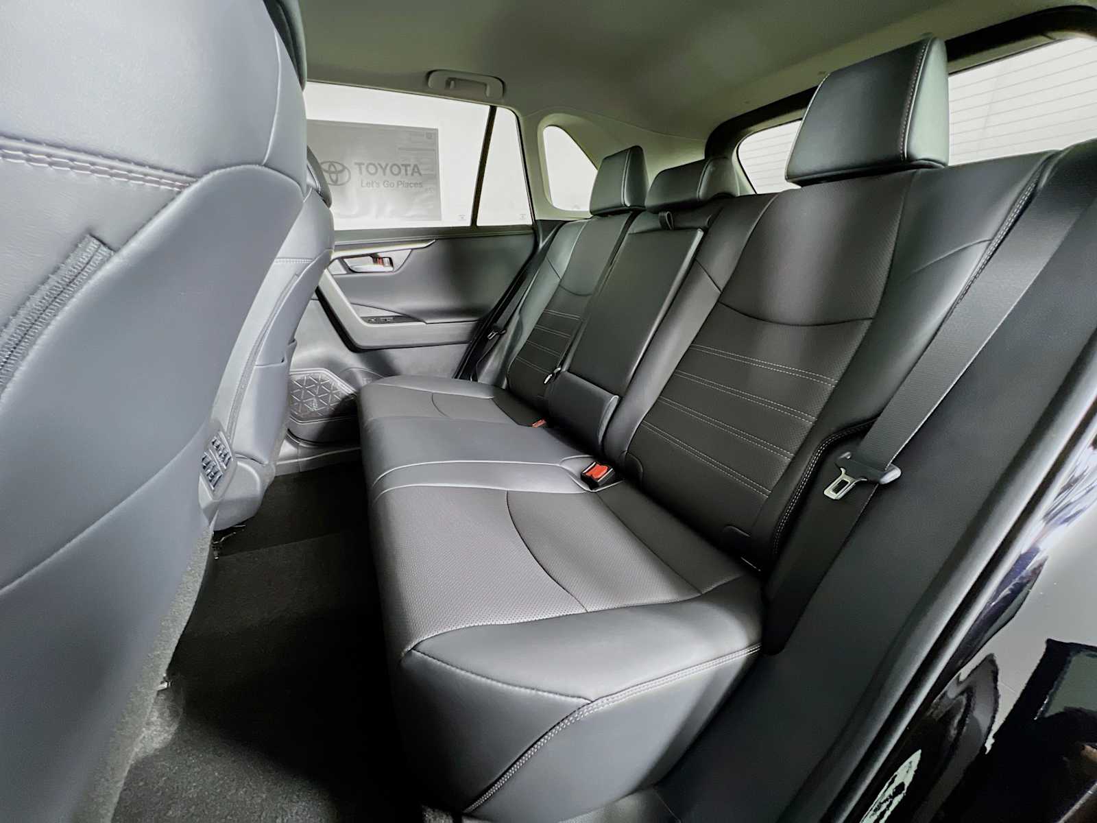 2025 Toyota RAV4 Limited - Photo 13