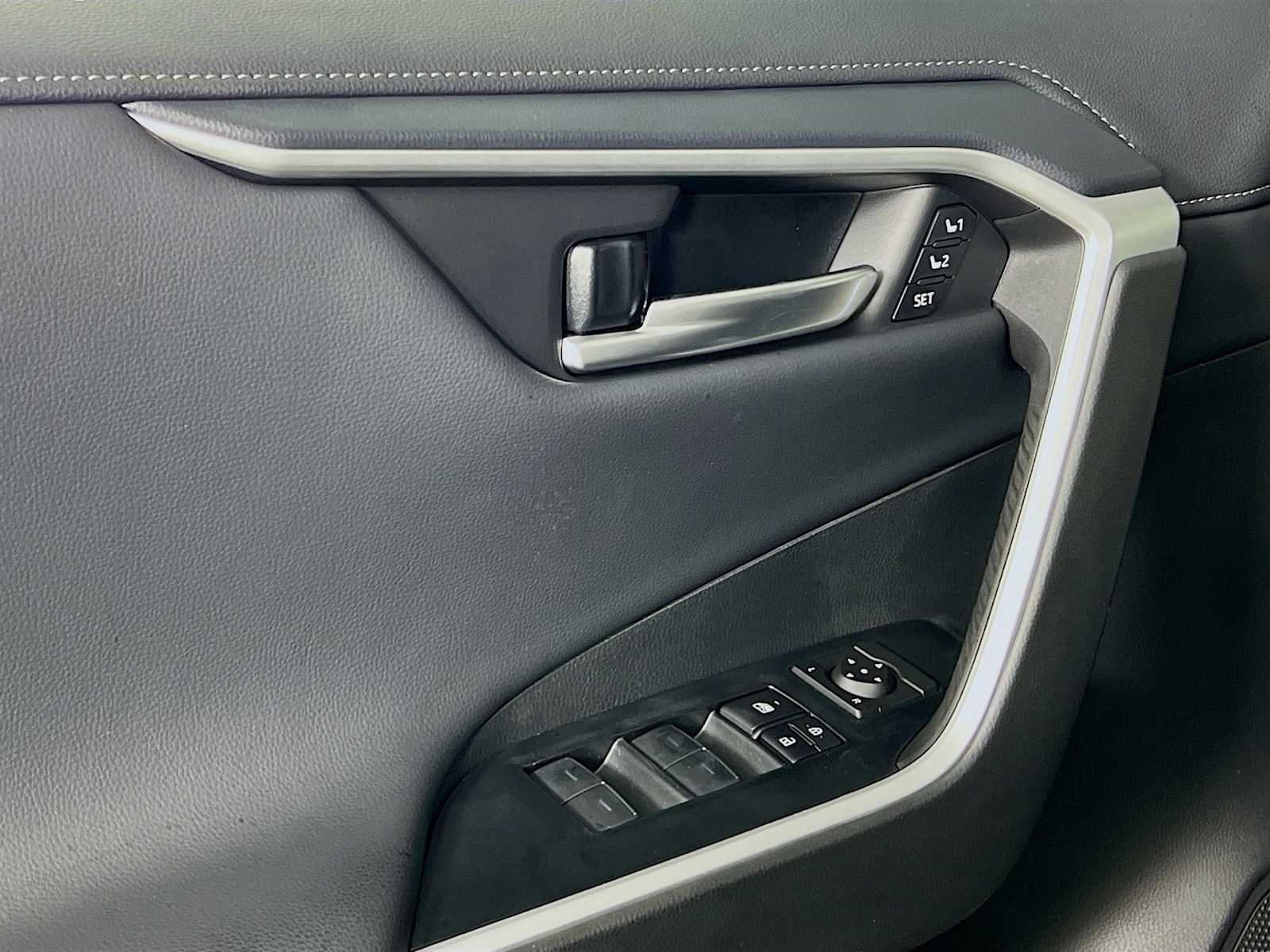 2025 Toyota RAV4 Limited - Photo 16