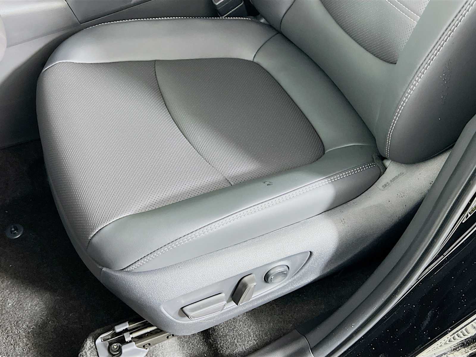 2025 Toyota RAV4 Limited - Photo 17