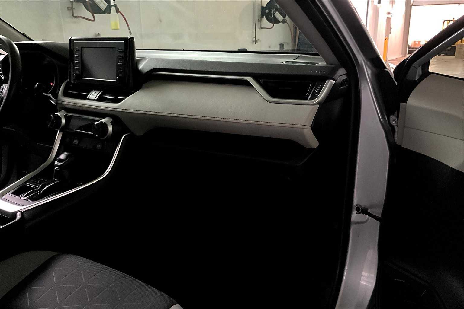 2019 Toyota RAV4 XLE - Photo 13