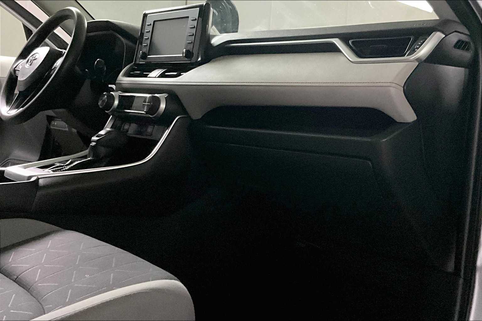 2019 Toyota RAV4 XLE - Photo 14