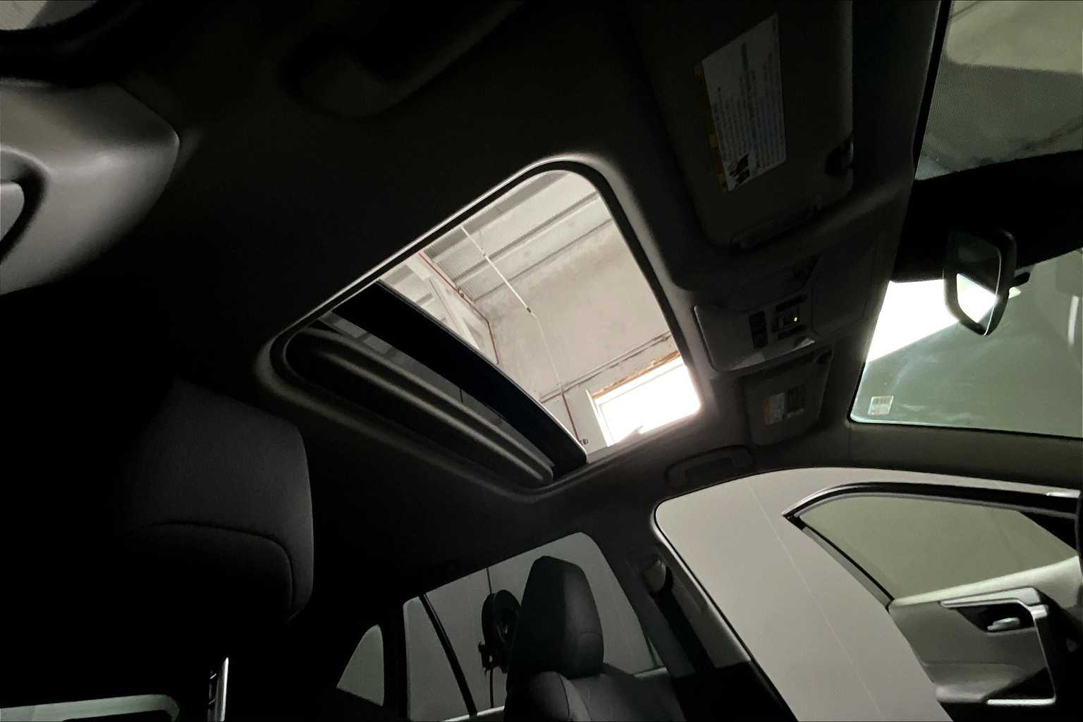 2019 Toyota RAV4 XLE - Photo 22