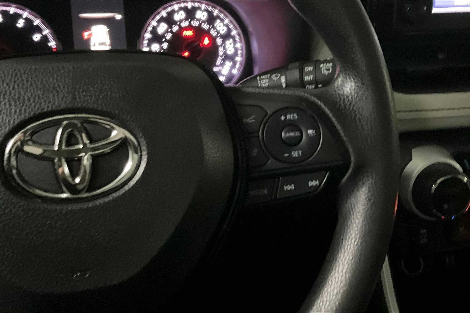 2019 Toyota RAV4 XLE - Photo 24