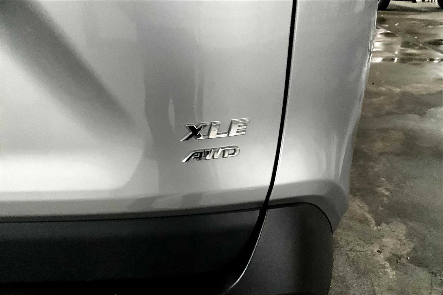 2019 Toyota RAV4 XLE - Photo 28