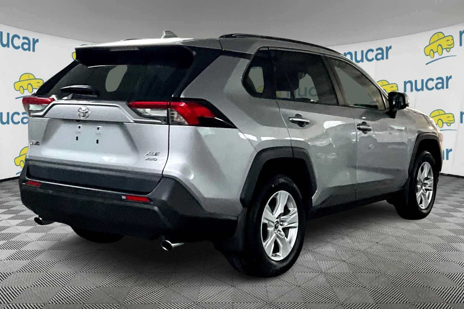 2019 Toyota RAV4 XLE - Photo 6