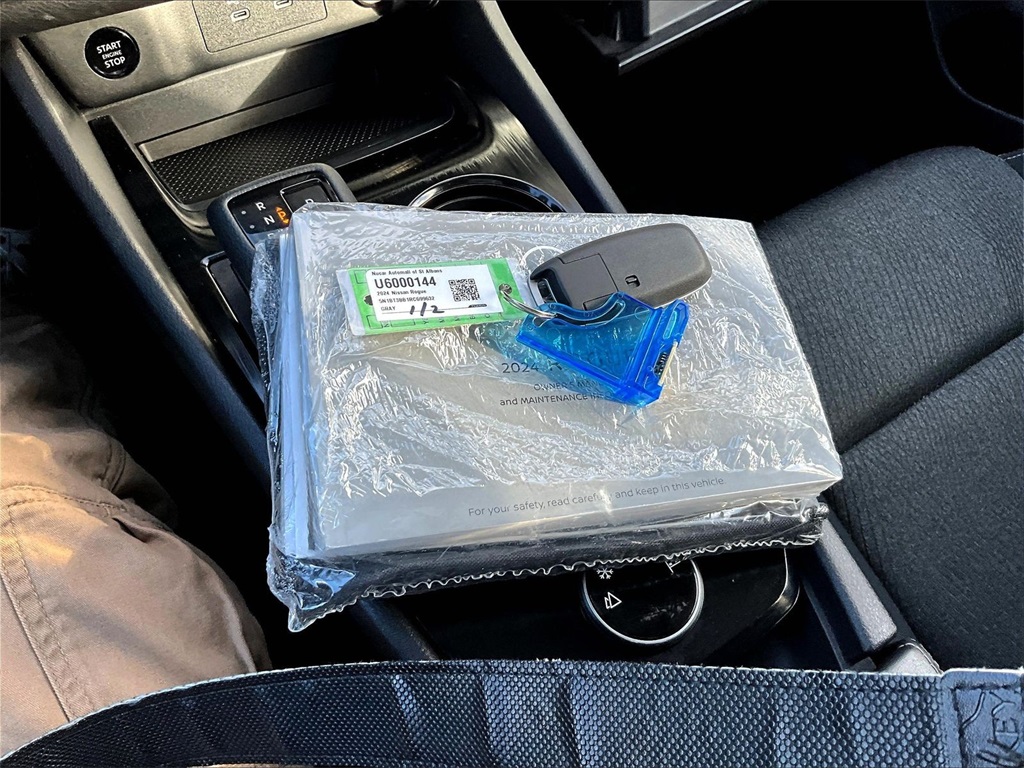 2024 Nissan Rogue SV - Photo 29