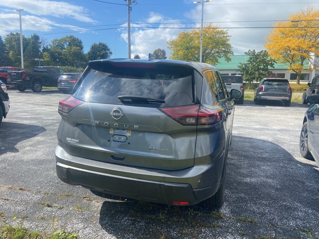 2024 Nissan Rogue SV - Photo 5