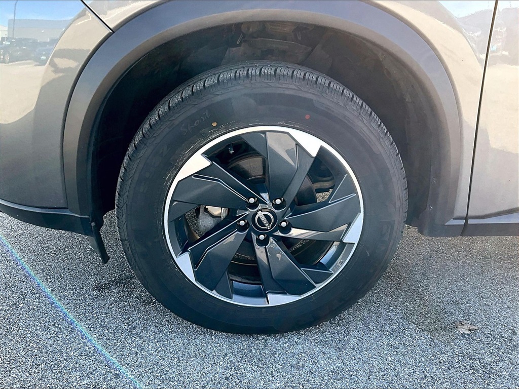 2024 Nissan Rogue SV - Photo 7