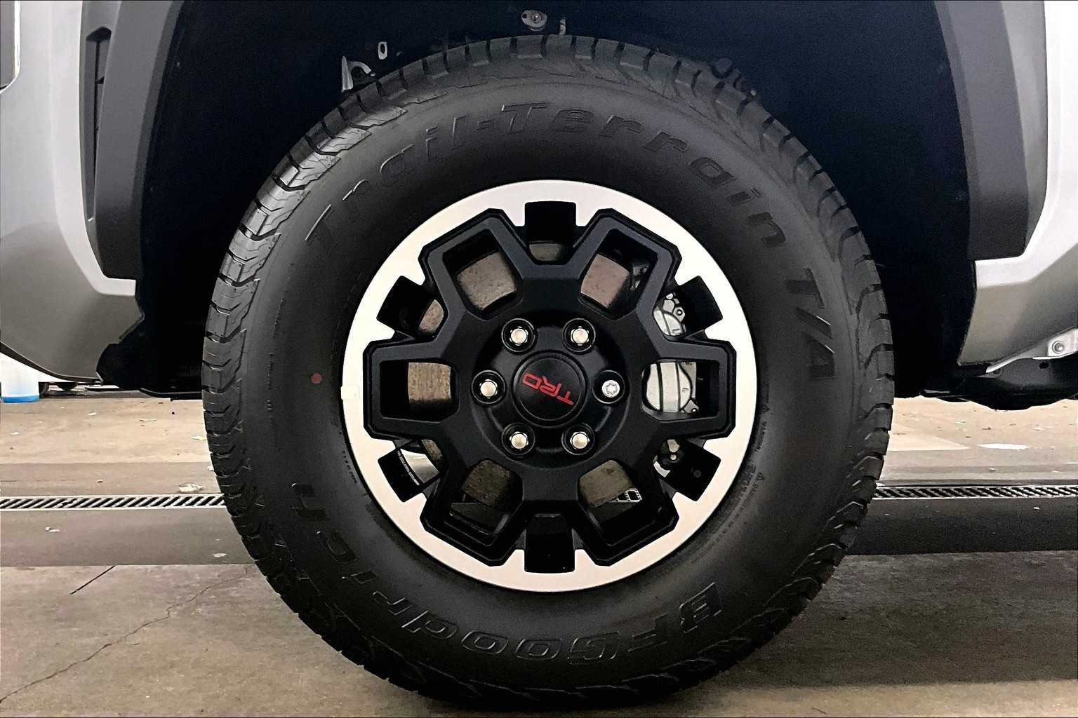 2025 Toyota Tacoma TRD Off Road - Photo 8