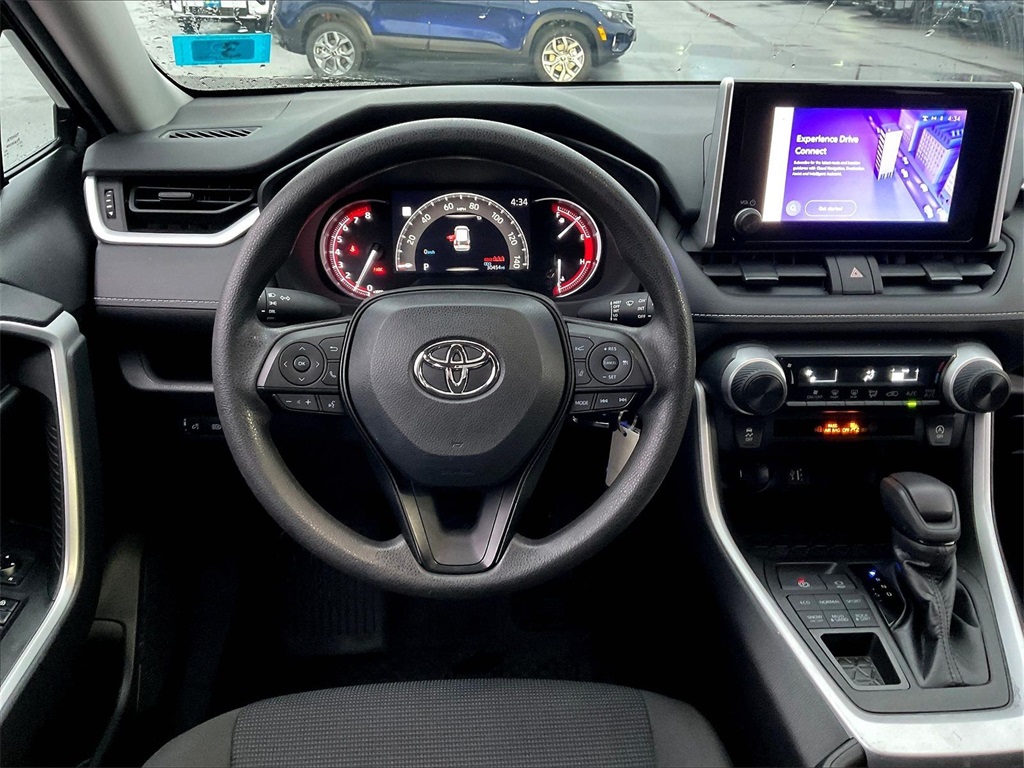 2023 Toyota RAV4 LE - Photo 16