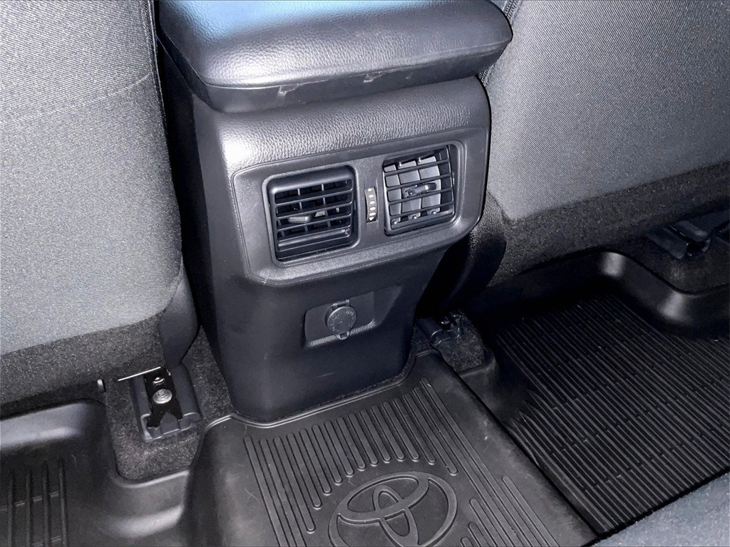 2023 Toyota RAV4 LE - Photo 25
