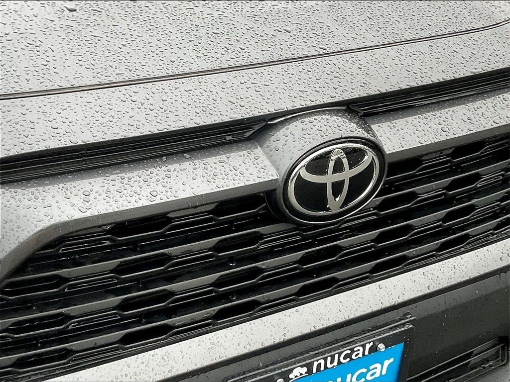 2023 Toyota RAV4 LE - Photo 28