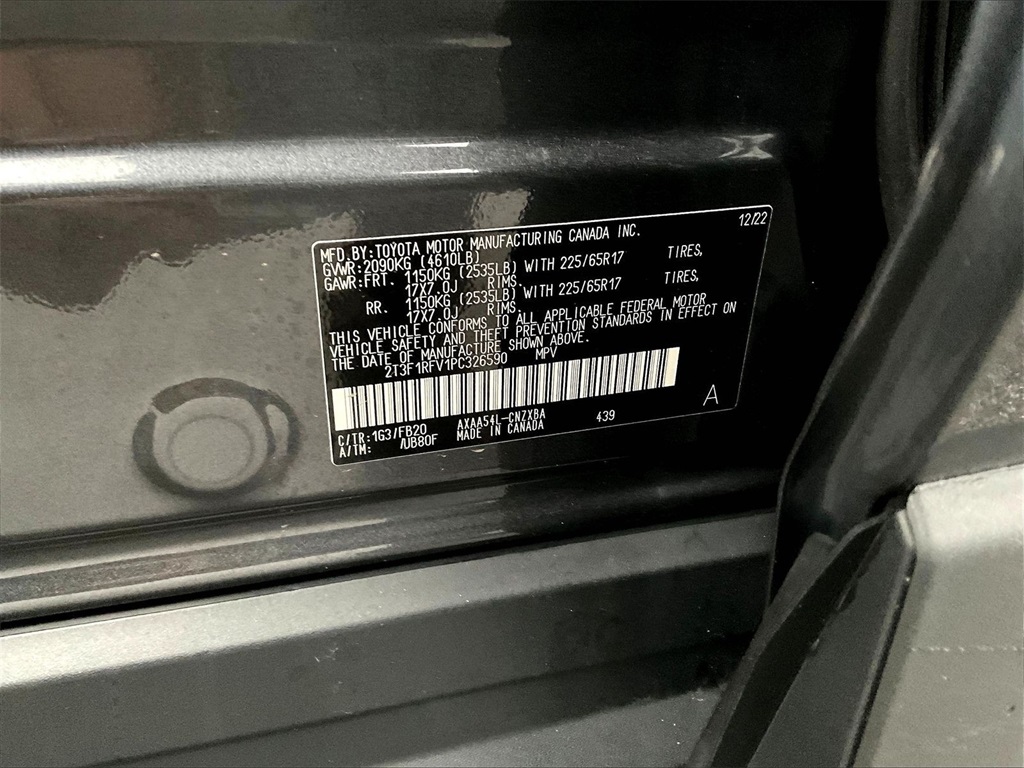 2023 Toyota RAV4 LE - Photo 31