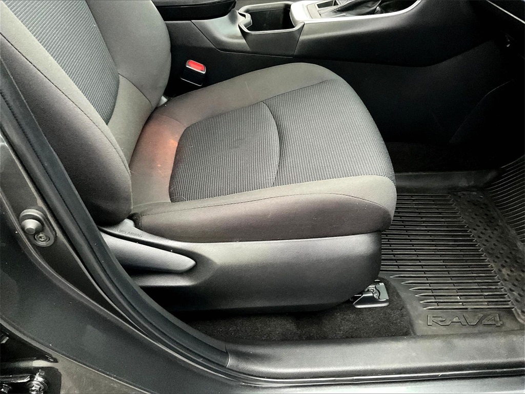 2023 Toyota RAV4 LE - Photo 35