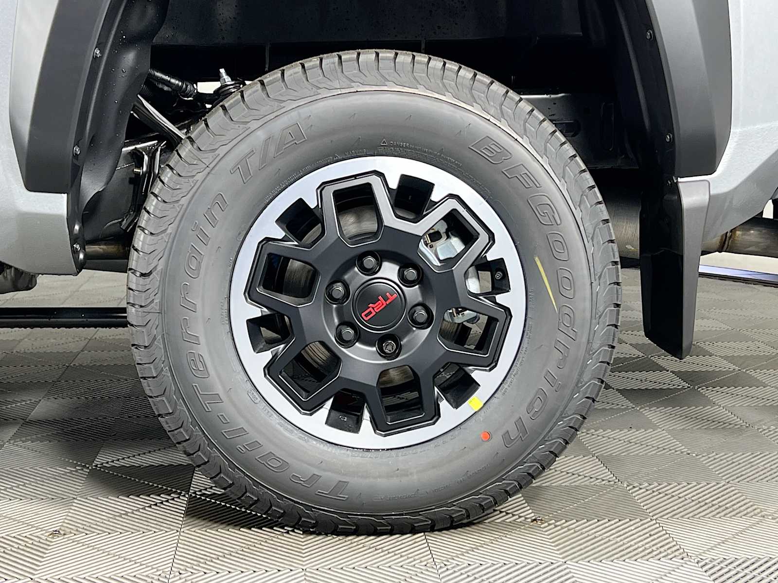 2025 Toyota Tacoma TRD Off Road - Photo 18